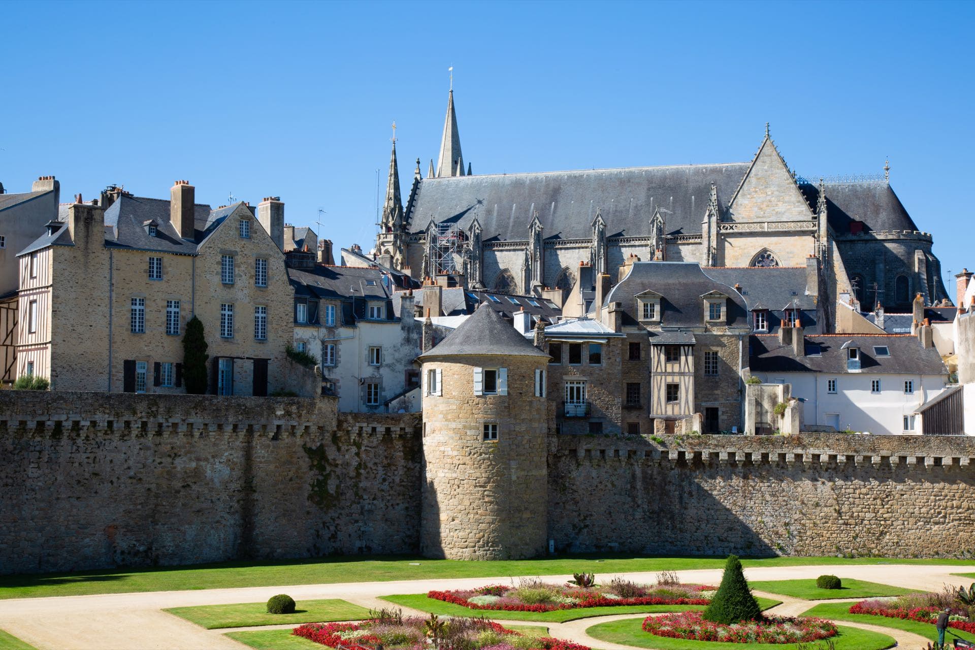 Le château de l'Hermine et ses jardins à la française à Vannes